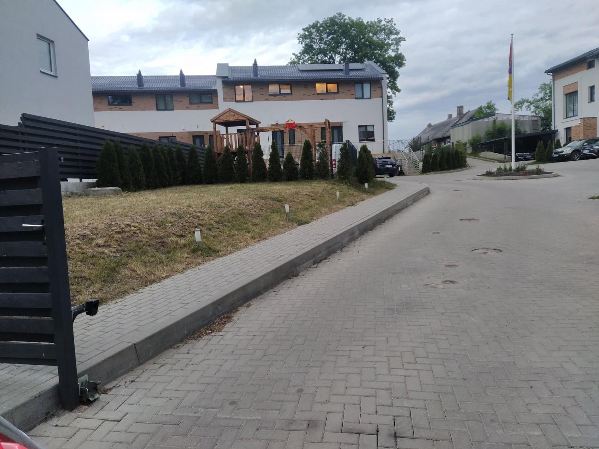 Hillside View House With Garden, Private Parking, Quiet Location - 12 Min To Old Town Anytime, Long Stays Welcome VNO Buitenkant foto